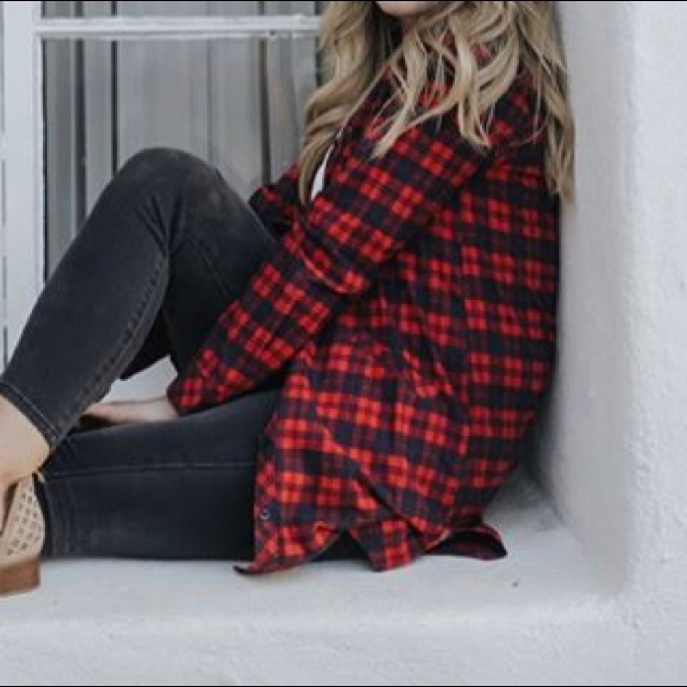 Carly Jean Los Angeles Plaid Button Up Tunic
